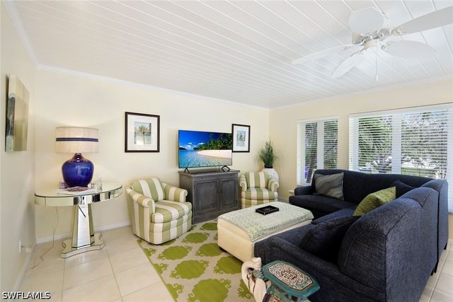 286 4th ST S 203, Naples, FL 34102