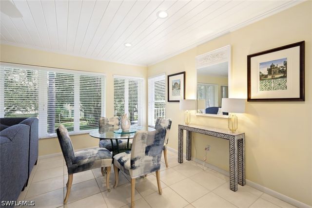 286 4th ST S 203, Naples, FL 34102