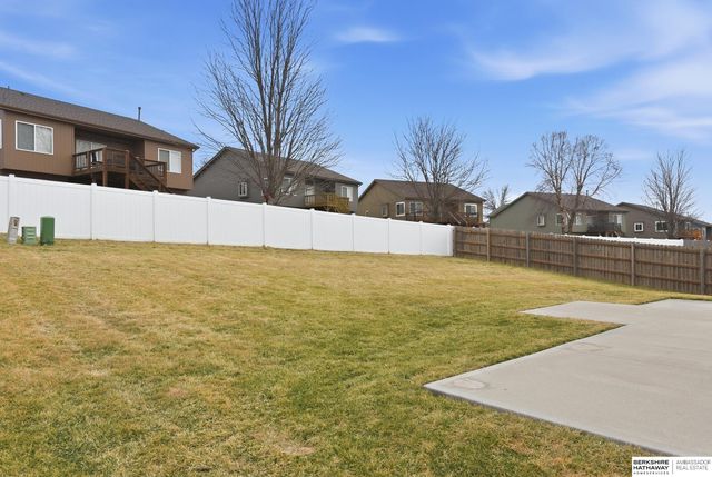 10511 S 27th Street, Bellevue, NE 68123