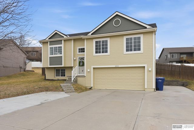10511 S 27th Street, Bellevue, NE 68123