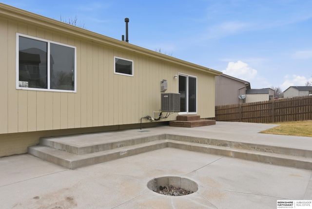 10511 S 27th Street, Bellevue, NE 68123