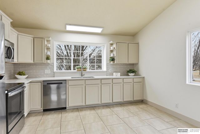 10511 S 27th Street, Bellevue, NE 68123