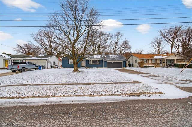 390 Ridgefield Avenue, Boardman, OH 44512