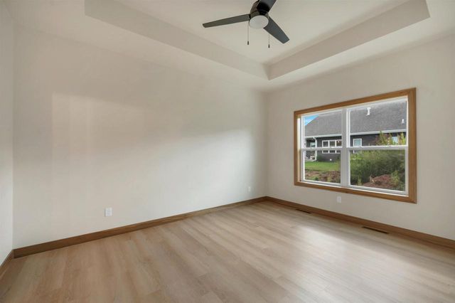 2411 WHISPERING WIND LANE, Green Bay, WI 54303