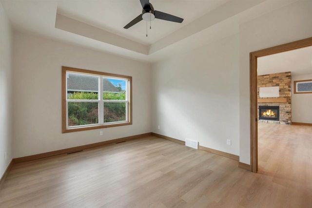 2411 WHISPERING WIND LANE, Green Bay, WI 54303