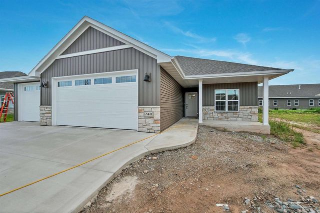 2411 WHISPERING WIND LANE, Green Bay, WI 54303