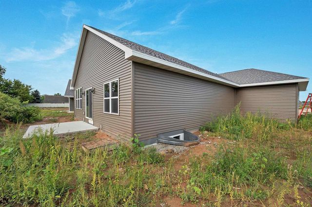 2411 WHISPERING WIND LANE, Green Bay, WI 54303