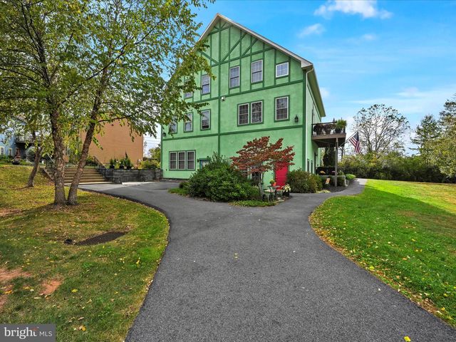 43 BISSENDEN WAY, Reinholds, PA 17569