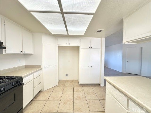 22311 Thunderbird Road, Apple Valley, CA 92307