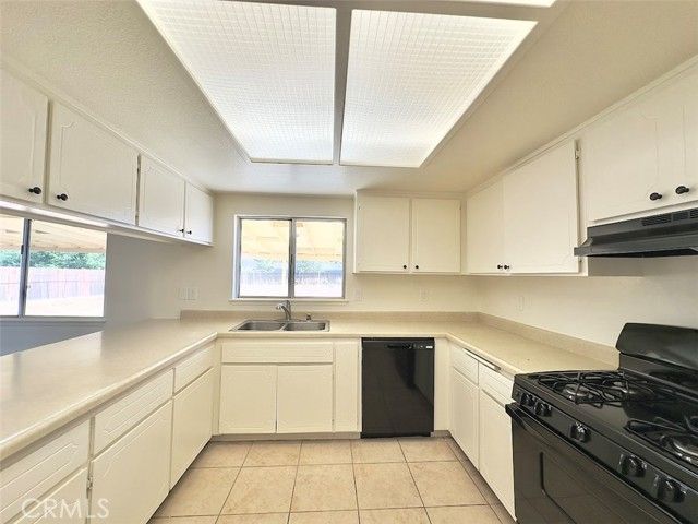 22311 Thunderbird Road, Apple Valley, CA 92307