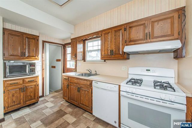 151 Jackson Avenue, Rutherford, NJ 07070