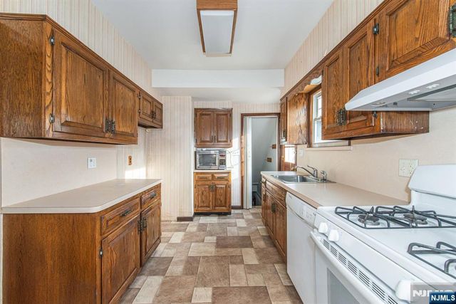 151 Jackson Avenue, Rutherford, NJ 07070