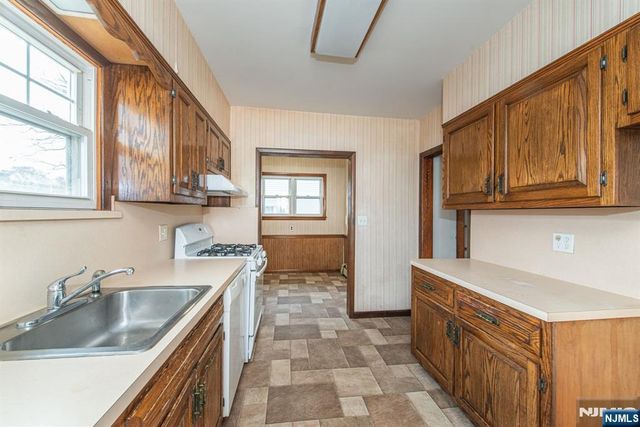 151 Jackson Avenue, Rutherford, NJ 07070