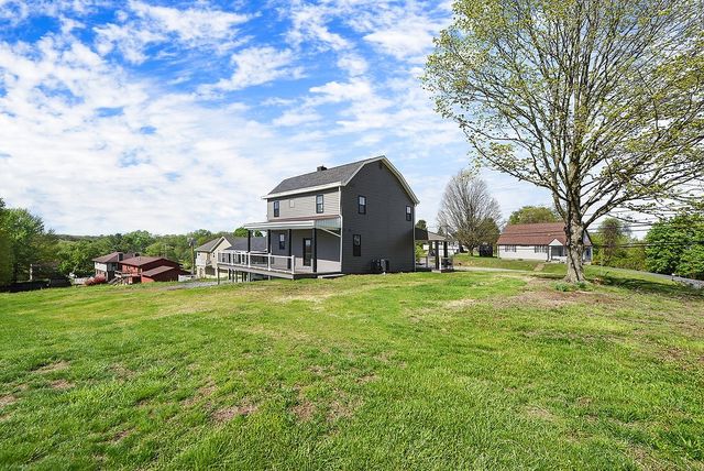 1076 Chapel Rd, Center Twp, PA 15061