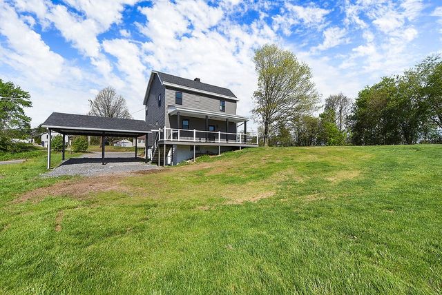 1076 Chapel Rd, Center Twp, PA 15061