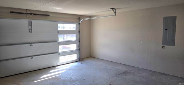 628 S Cottonwood Court, Columbia City, IN 46725