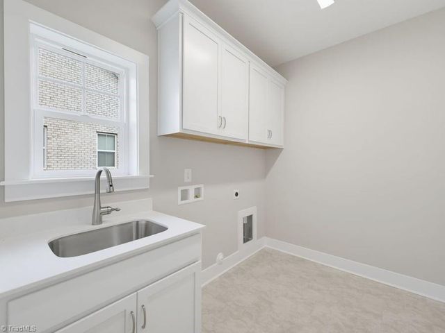 241 Shady Brook Lane, Winston-salem, NC 27023