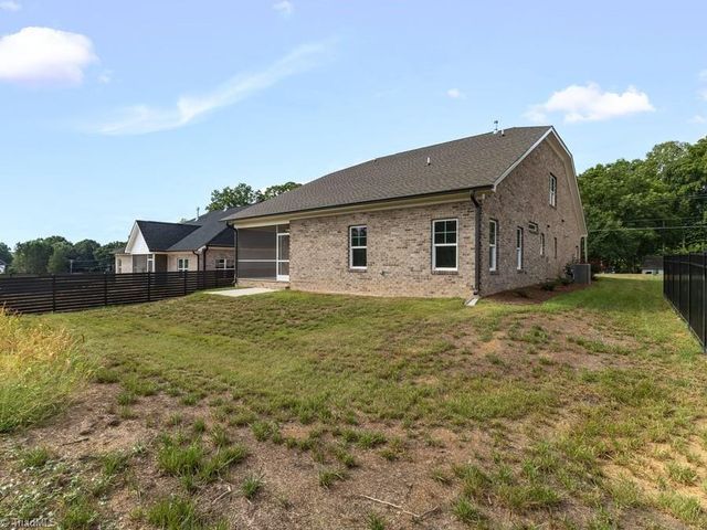 241 Shady Brook Lane, Winston-salem, NC 27023