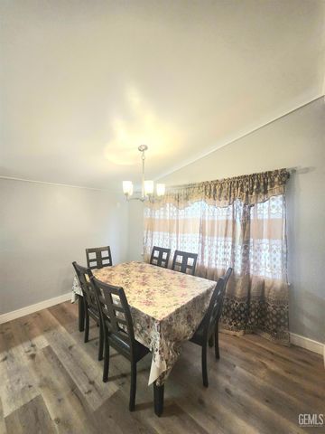 5233 Noble Street, Bakersfield, CA 93314