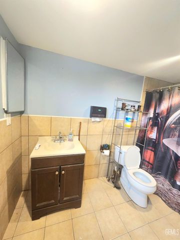 5233 Noble Street, Bakersfield, CA 93314