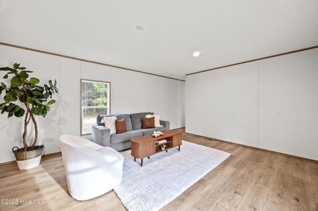 126 Hunter Court, Rocky Point, NC 28457