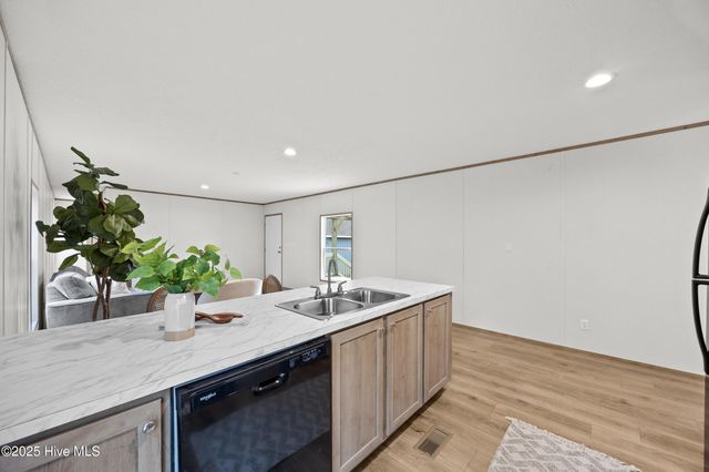 126 Hunter Court, Rocky Point, NC 28457