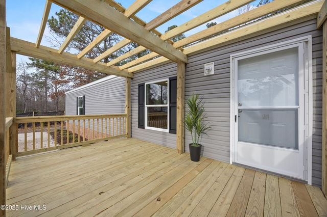 126 Hunter Court, Rocky Point, NC 28457