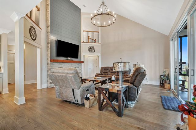 3806 Carriage Dr, Murfreesboro, TN 37128