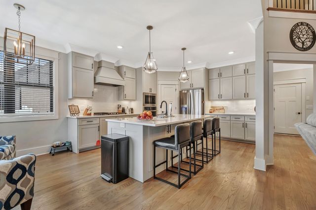 3806 Carriage Dr, Murfreesboro, TN 37128