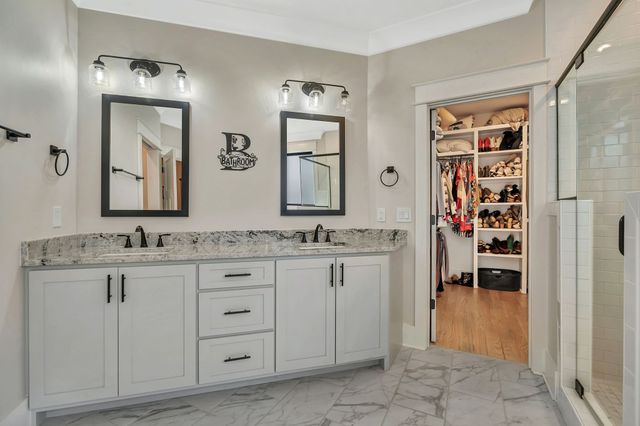 3806 Carriage Dr, Murfreesboro, TN 37128