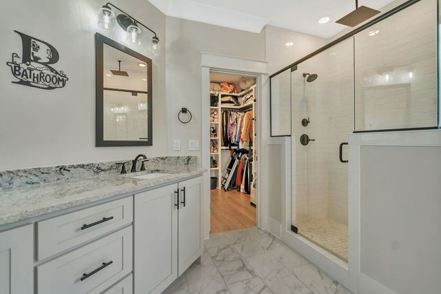 3806 Carriage Dr, Murfreesboro, TN 37128