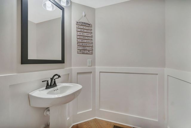 3806 Carriage Dr, Murfreesboro, TN 37128