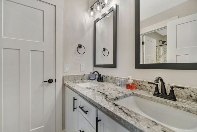 3806 Carriage Dr, Murfreesboro, TN 37128