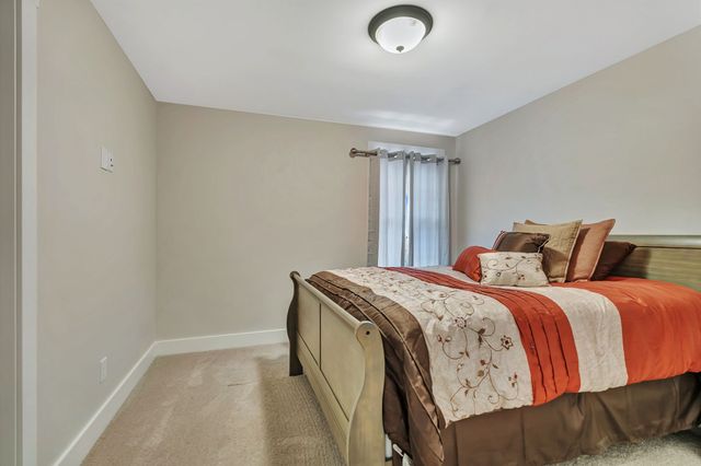 3806 Carriage Dr, Murfreesboro, TN 37128