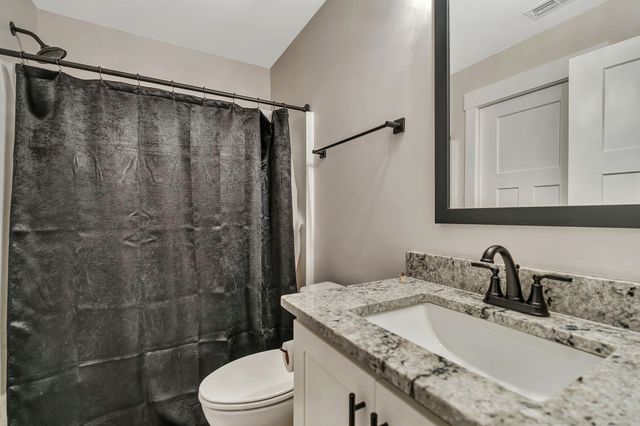 3806 Carriage Dr, Murfreesboro, TN 37128