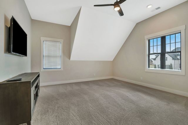 3806 Carriage Dr, Murfreesboro, TN 37128