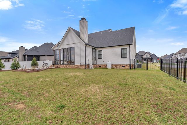 3806 Carriage Dr, Murfreesboro, TN 37128