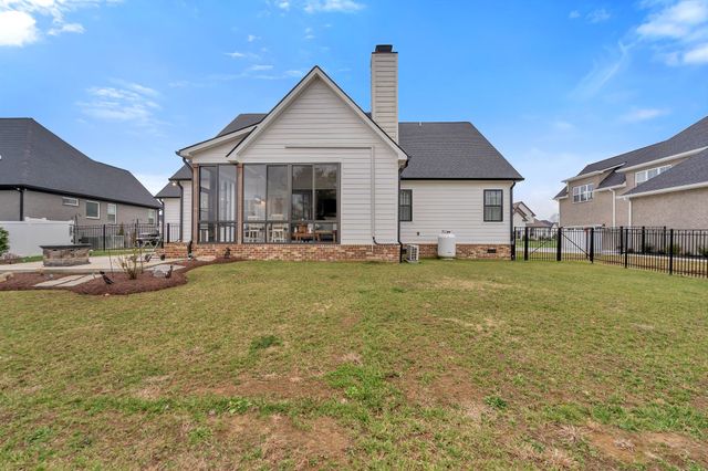 3806 Carriage Dr, Murfreesboro, TN 37128