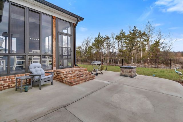 3806 Carriage Dr, Murfreesboro, TN 37128