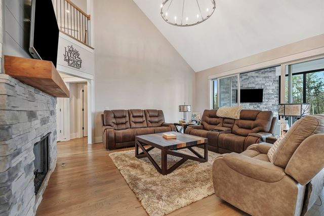 3806 Carriage Dr, Murfreesboro, TN 37128