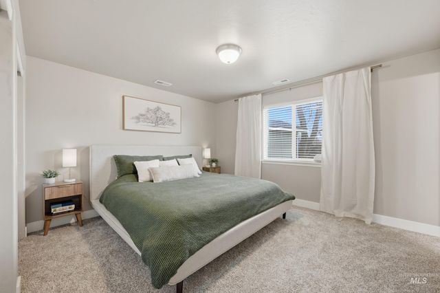 1218 S 19th St, Nampa, ID 83686