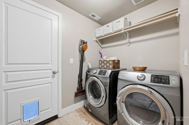 1218 S 19th St, Nampa, ID 83686