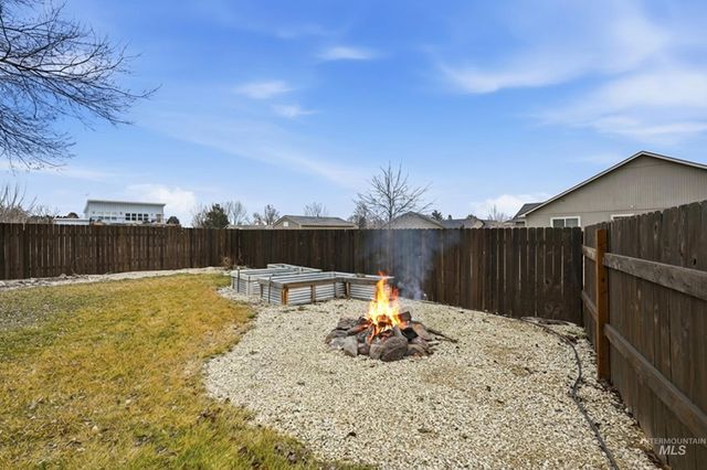 1218 S 19th St, Nampa, ID 83686