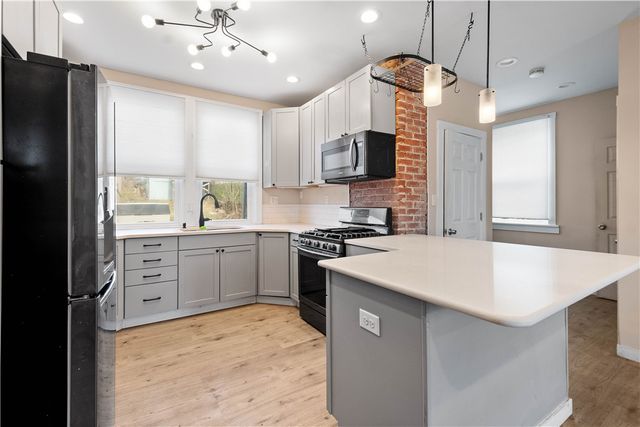 335 Church Ave, Mt Oliver, PA 15210