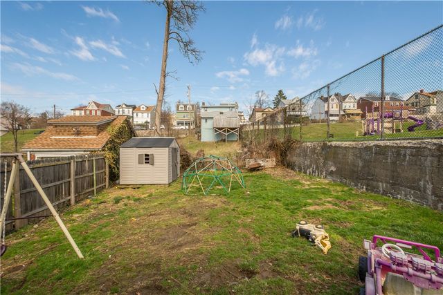 335 Church Ave, Mt Oliver, PA 15210