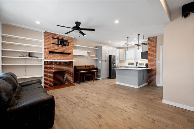 335 Church Ave, Mt Oliver, PA 15210