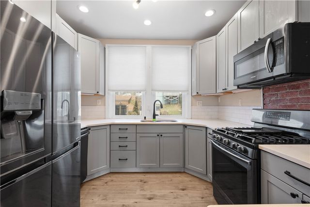 335 Church Ave, Mt Oliver, PA 15210