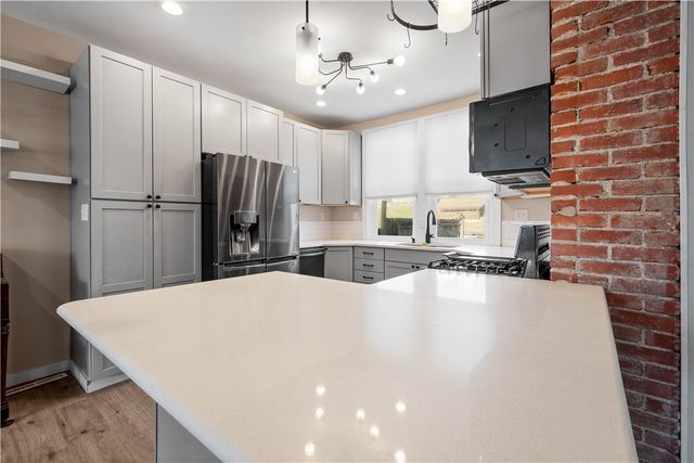 335 Church Ave, Mt Oliver, PA 15210