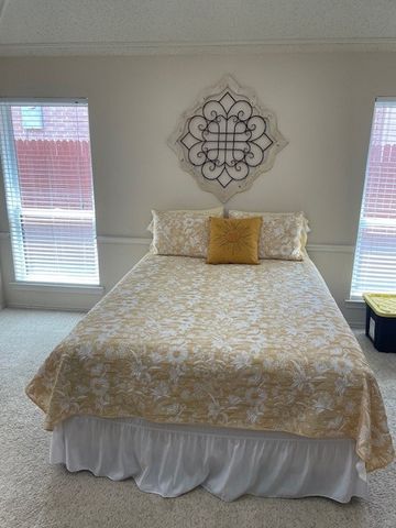 709 Evergreen Drive, Hurst, TX 76054