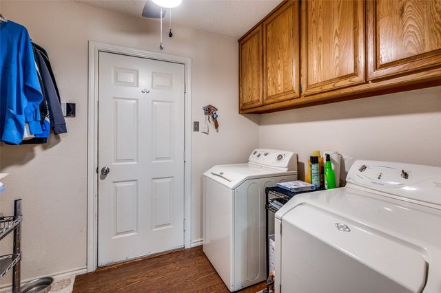 709 Evergreen Drive, Hurst, TX 76054